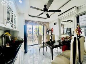 Bán tòa nhà mặt phố Đại La 65m2 vị trí đẹp lô góc ba thoáng nở hậu 30 tỷ