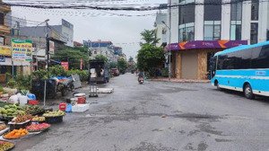 bán nhà lai xá, gần đường 32, 10t x 60m2, mặt tiền rộng, ô tô tránh