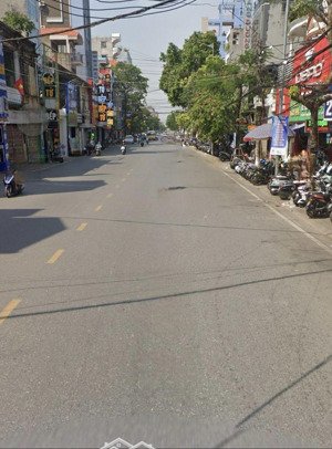 siêu phẩm vip nhà mặt phố tô hiệu - dt 210m - mt 7,5m - giá bán 234 triệu/m . lh mr.đông 