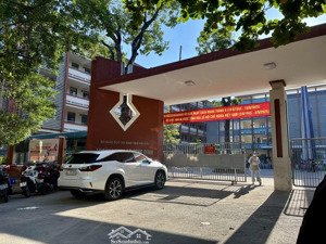 bán nhà tân mai 3 tầng 36m2-3,65 tỷ-taxi đỗ cửa- thoáng trước sau