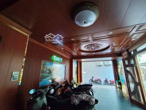 dòng tiền 200tr/1 tháng khách sạn - 5 tầng - 16p p10 quang trung-