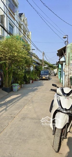 bán đất tặng nhà 2 tầng- ngay chợ bình thành- bình tân- 200m2- hxh- sát mặt tiền- 5,3 tỉ