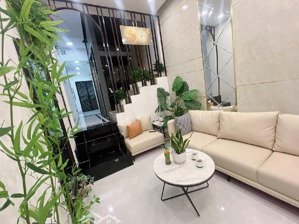 bán gấp nhà mô lao oto tránh ,kinh doanh. 5 tầng thang máy phun nội thất .nhà 3 mặt thoáng.