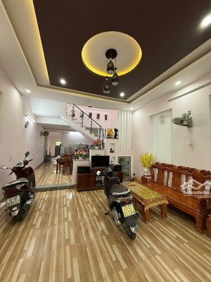 chính chủ gởi bán nhà 2 tầng đường 5,5m liêm lạc 16 - hòa xuân - hướng bắc - vị trí đẹp.