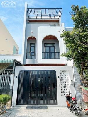 Nhà 1 trệt 2 lầu có phòng ngủ tầng trệt Khu Văn Hóa Tây Đô