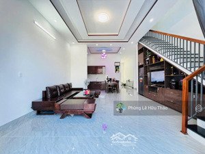 bán nhà 2 tầng kiệt ô tô tôn đản, dt 95m2, gần bến xe, có sân để oto rộng rãi, cách đường chính 25m