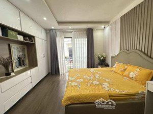 thanh am, long biên nhà mới 5 tầng ngõ nông hơn 5 tỷ xíu