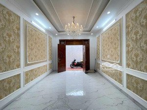siêu phẩm kim cương - chu huy mân- long biên. vừa cứng rắn vừa ngọt ngào, cạnh aeon mall, gần vin