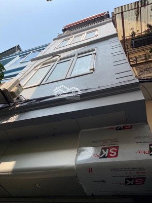 bán nhà trung tâm cầu giấy, 9,05 tỷ, 42,1m2, 5 tầng chỉ có 9.05 tỷ.