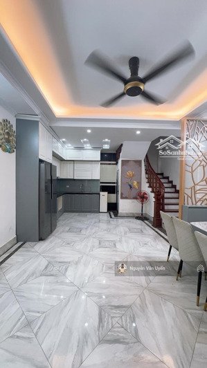 bán nhà __ xuân thủy cầu giấy, 34m x 5 tầng, giá 8,2 tỷ , ngõ rộng, nông, thoáng, cách phố 50m