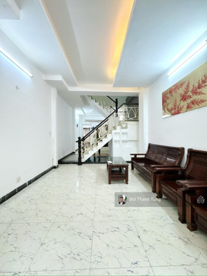 bán nhà 2mt trần xuân soạn, 2 tầng, 4.2m x 14m, hẻm an ninh , nhỉnh 5 tỷ