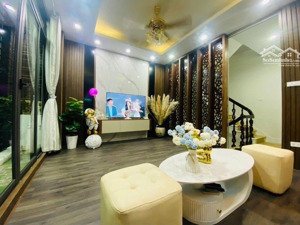 bán nhà riêng tại 335 cầu giấy, 9,5 tỷ, 39m2, đẹp, nhiều tiện ích