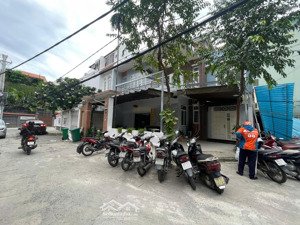 góc 2mt hxh nguyễn gia trí 14x14m 1trệt 1lầu 5p tiện mở vpct + spa + shop