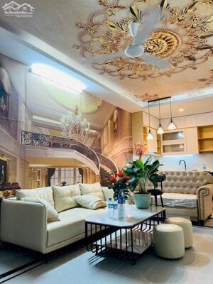 Nhà Đẹp Gần Đường Ô TÔ Lạc Trung, Hai Bà Trưng 70m, tầng 1, giá 4.55 tỷ.