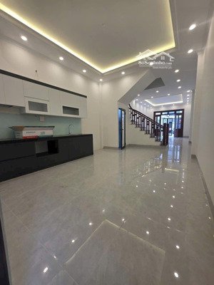 bán nhà phúc lợi ,75m_mt4.7m, 5 ngủ ,gần ô tô,chỉ 8.3 tỷ