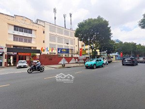 bán nhà q.10 - thành thái - 62m2 - nở hậu - sát mặt tiền - 3 tầng - không quy hoạch - 6.x tỷ