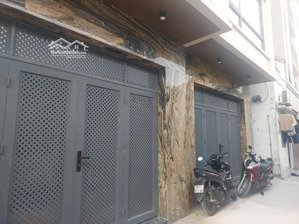 bán nhà phố cổ linh -long biên:dt 55m2x6tầng full nội,ngõ thông, gần đường ôtô tránh.gía 10tỷ nhỉnh