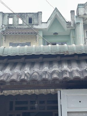 bán nhà riêng sổ hồng tại hóc môn , ngang 4m dài 20m , một trệt một lầu , có sân để xe hơi