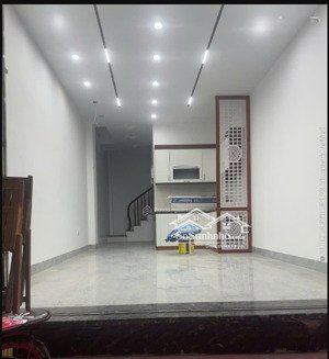 nhà mới hoàn công 5 tầng - nhỉnh 7 tỷ đất vàng - hiếm, xa la, hà đông ô tô lùi cửa