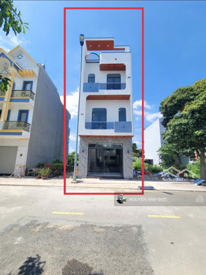 nhà cực đẹp kdc phúc đạt-4.8tỉ full nội thất- sát vincom plaza, tiện di chuyển thủ đức. 