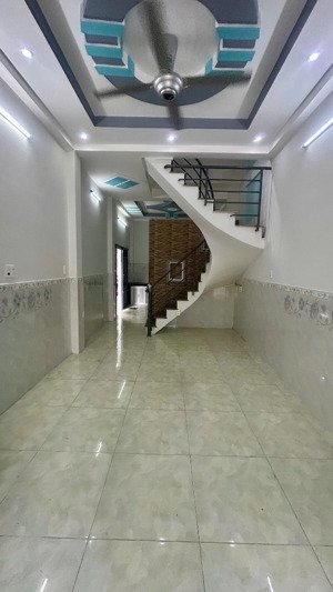 nhà mặt tiền giá trong hẻm , đường lưu hữu phước p15 q8 cũ ( phường phú định ) mới