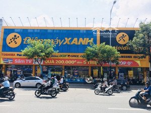 cần bán gấp nhà mặt tiền an dương vương - dt: 18 x 55m - nhà cấp 4 - hđt: 150 triệu/th. giá 70 tỷ