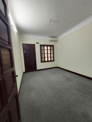 cho thuê nhà riêng khu phân lô trung kính, trung yên.diện tích 55m2 x 4.5 tầng. lh 