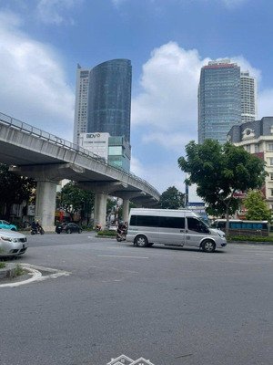 bán nhà mặt ngõ đường cầu giấy, cầu giấy, ngõ ô tô, dt 148m2 x 3 tầng, mt 8.5m, 38.3 tỷ