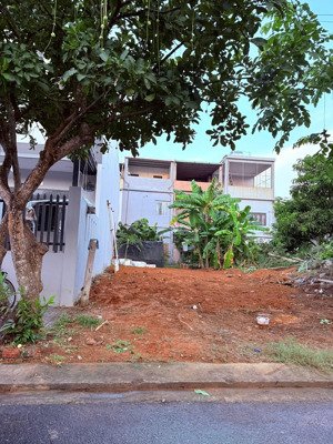 cần bán : -cẩm nam 9 ( sát cầu cẩm lệ , sau bv y hoc cổ truyền, gần chợ hoà xuân.. rất tiện ích )