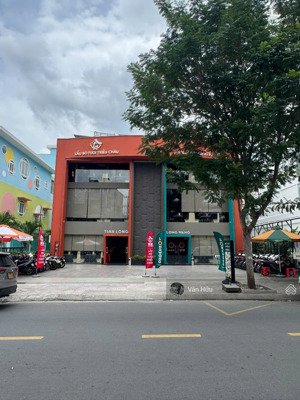 hạ 50 tỷ - mặt tiền lê văn việt, tp. thủ đức - dt: 20x35m - 2 tầng - hđt: 250 triệu - giá: 139 tỷ