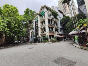 bán nhà mp hoàng sân thông phùng chí kiên, lô góc, vỉa hè, kd , 1 mp, 1 mặt ngõ 2 ô tô tránh đỗ.