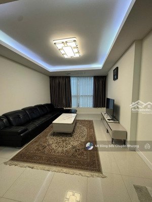 gia đình bán căn hộ cao cấp tòa keangnam, ban công đông nam view rất đẹp, sổ đỏ sẵn, nội thất đẹp