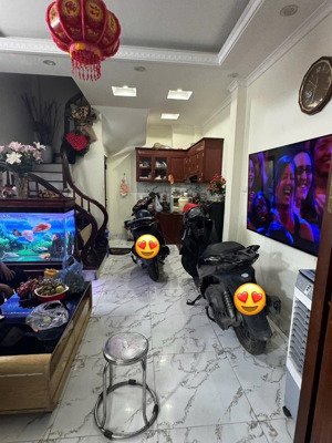 bán nhà 5tầng tại đường thanh am, nội thất cơ bản ở ngay , 4,65 tỷ, 41 m2, chính chủ giá siêu hời