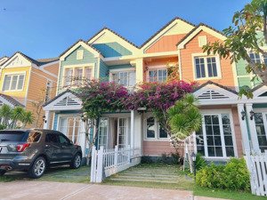 chuyển nhượng nhà phố novaworld phan thiết giá: 3.75 tỷ bao thuế phí. nhà sẵn lh: 