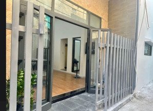 chính chủ gửi bán nhà kiệt đinh thị hòa sát kiệt ô tô sơn trà đà nẵng vị trí vip biển.