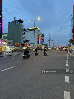 14 tỷ còn lại căn duy nhất ngang 8m hẻm 496 dương quảng hàm - 2 mt trước sau