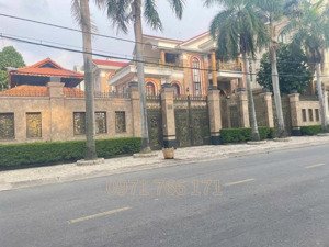 bán siêu biệt thự 750m2 khu tên lửa, bình tân, đường số 32, đối diện aeon mall