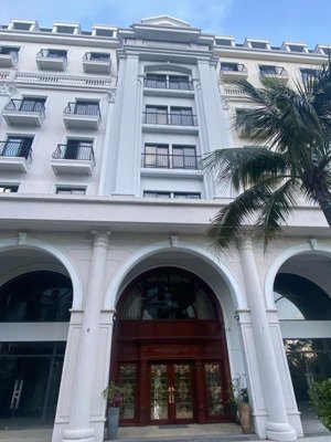 mặt phố kinh doanh 6 tầng - 115 m2 - cách bãi tắm 200m - 1x tỷ -có hỗ trợ vay 24 tháng miễn lãi gốc