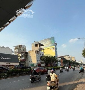 rẻ nhất mặt phố kinh doanh nguyễn văn cừ, dt 61m2 nhà 2 mặt thoáng, mở cty hoặc cho thuê