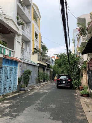 bán nhà 3 tầng hxh khu chợ căn cứ lê thị hồng chỉ 9 tỷ tl