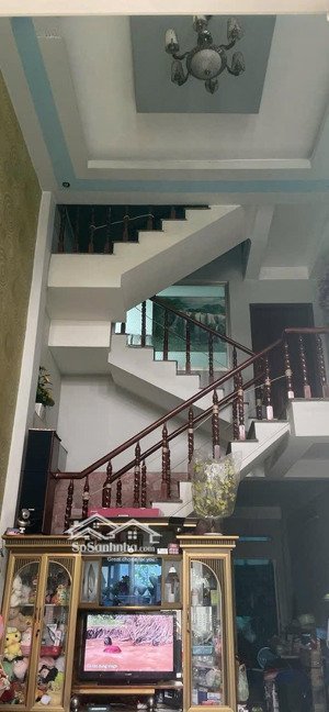 bán nhà 1 trệt 2 lầu sân thượng. hẻm 417 quang trung, p10. dt 4 x 15. giá 6.5 tỷ tl
