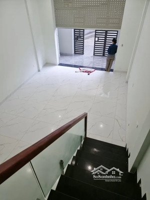 bán nhà phân lô ngọc khánh 5 tầng thang máy, có gara, ô tô tránh, vị trí vàng ba đình