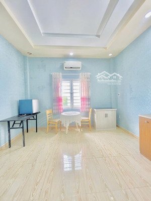căn hộ dịch vụ cửa sổ trời full nội thất - phòng studio - 3tr5 - 32m²