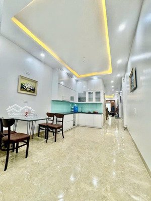 cần bán nhà kim mã ba đình, nhà đẹp thông thoáng, gần chợ. 37m x 5 tầng