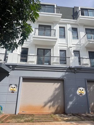 nhà phố 4 tầng vị trí đắc địa ngay phố đi bộ khu ecocity