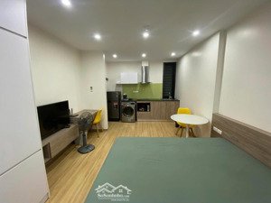 chính chủ cho thuê phòng 36 trung hoà máy giặt riêng full đồ oto đỗ cửa gần lđxh, luật, phương đông