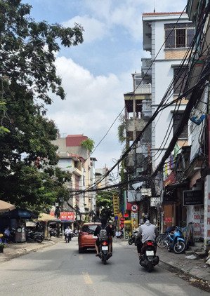 hiếm , ngã tư sở, mặt phố, kinh doanh, ô tô tránh - 5 tầng dân xây - dt 40m2 - 12, tỷ