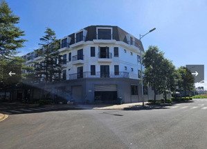 nhà góc 2 mặt tiền 4 tầng siêu đẹp