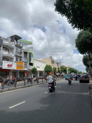 bán nhà mặt tiền quang trung vị trí đắt địa ngay gần vincom quang trung , đang cho thuê 25tr