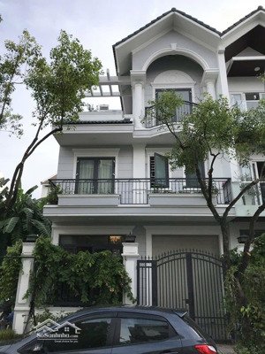 bán villa cực đẹp đường số 20 phú mỹ hưng,khu ven sông dt:7x18m- 3tầng giá chỉ 25 tỷ tl
